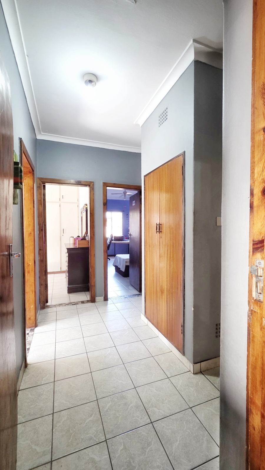 5 Bedroom Property for Sale in Kabega Park Eastern Cape